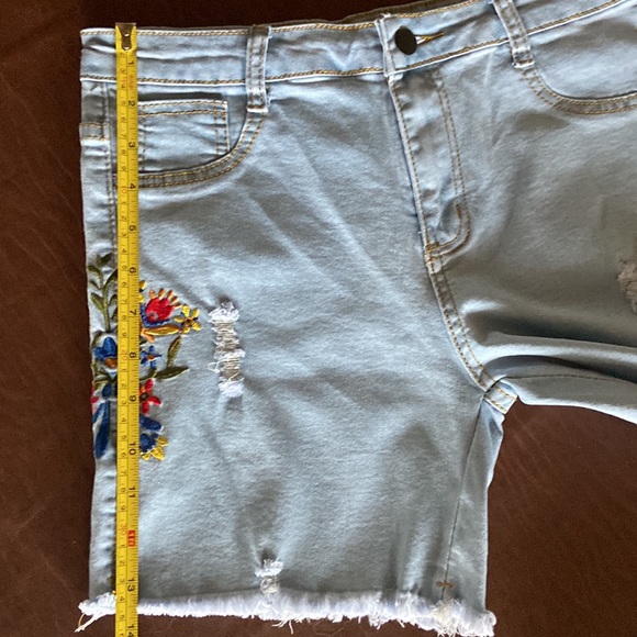 NWT light blue denim cutoffs in size L - Picture 8 of 11